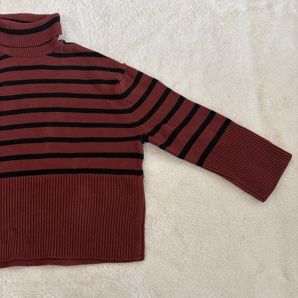 Gap 24/7 Split-Hem Stripe Turtleneck Sweater Women's M Burgandy‎ Black Chunky - Picture 2 of 9